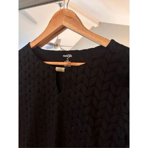 East 5th‎ Black Lace Top Size Medium - Picture 2 of 5